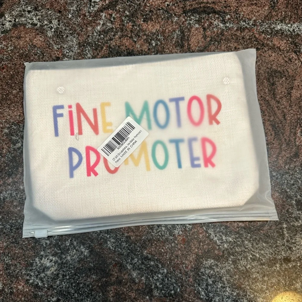 NWT Fine Motor Promotor pencil case/pouch/cosmetic case